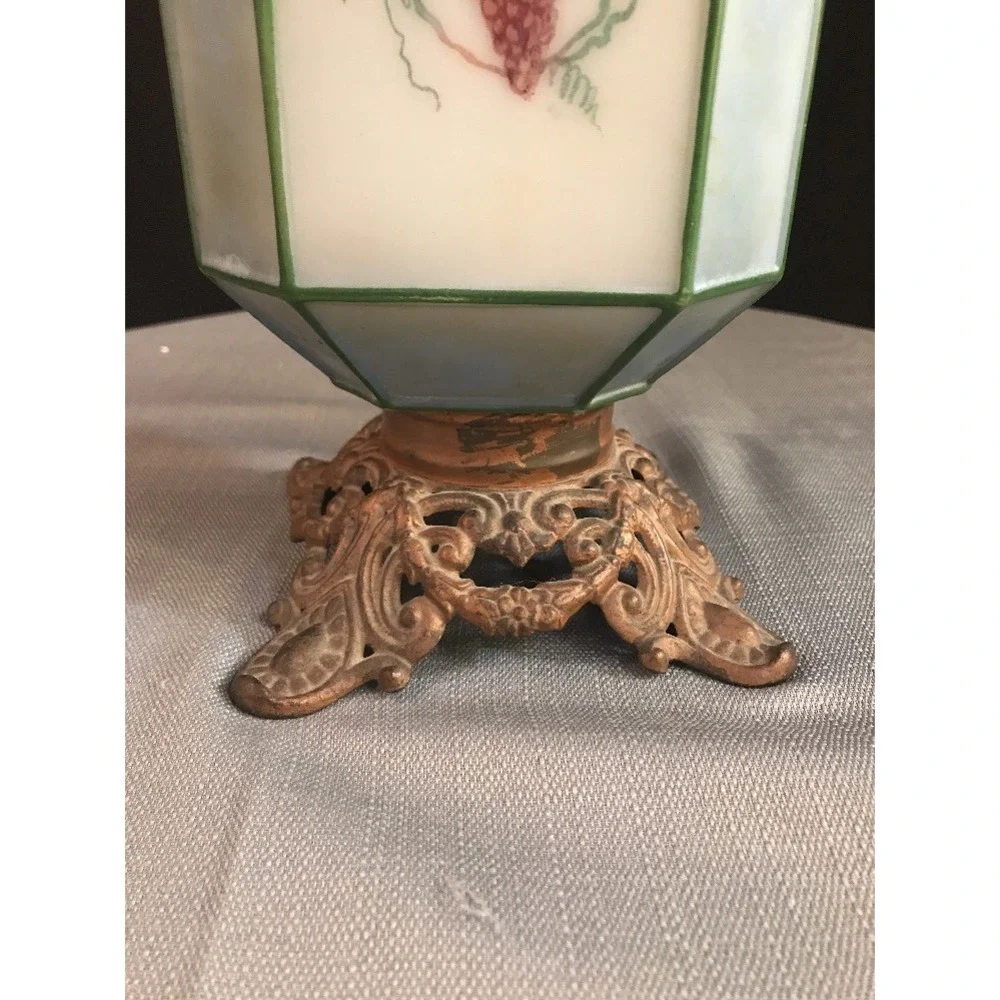 Vintage Antique Oil Lamp Lantern‎ With Hand Painted Grape Clusters Chimney